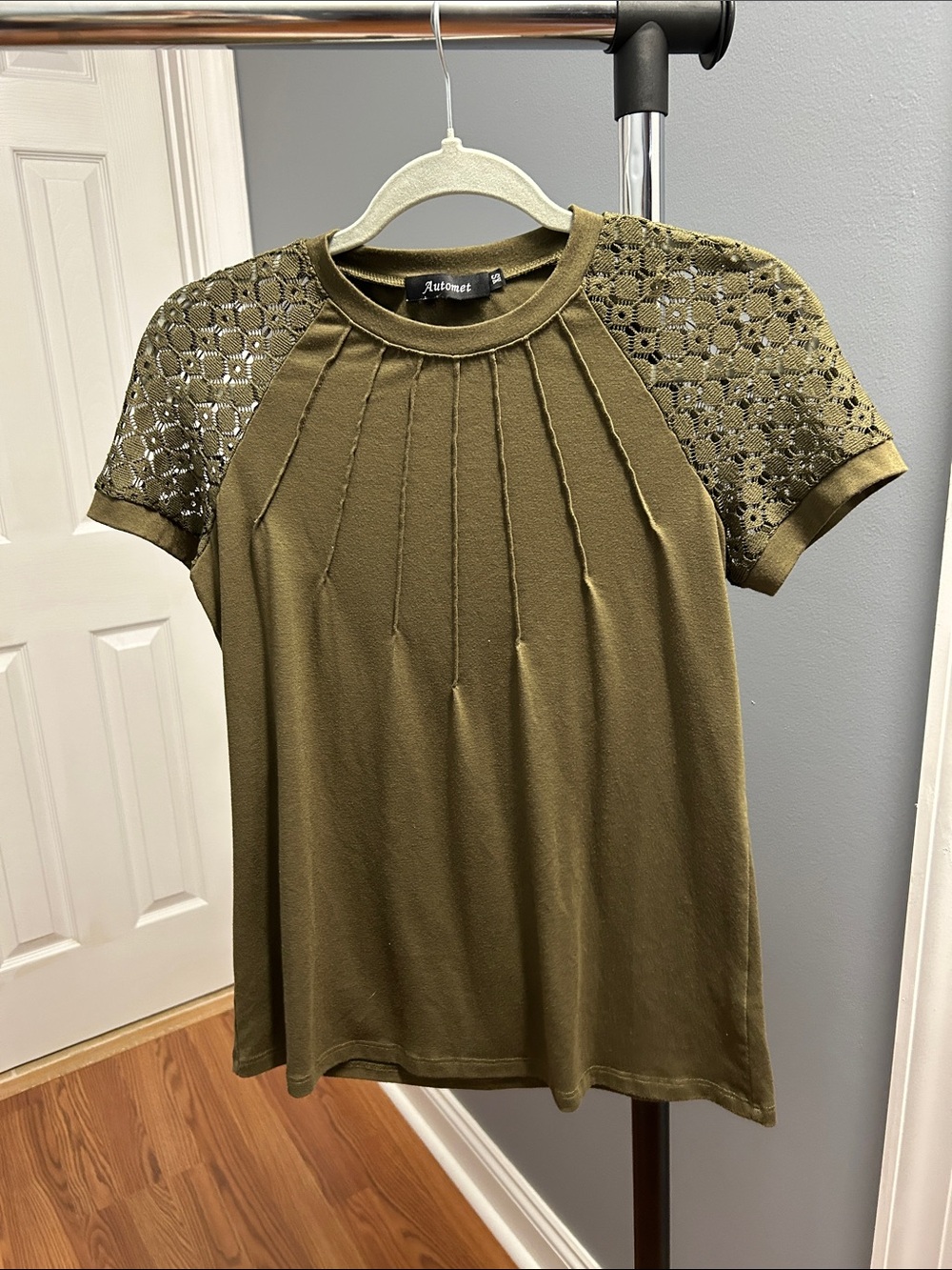 Olive Green Lace-Sleeve Women's Top, XS